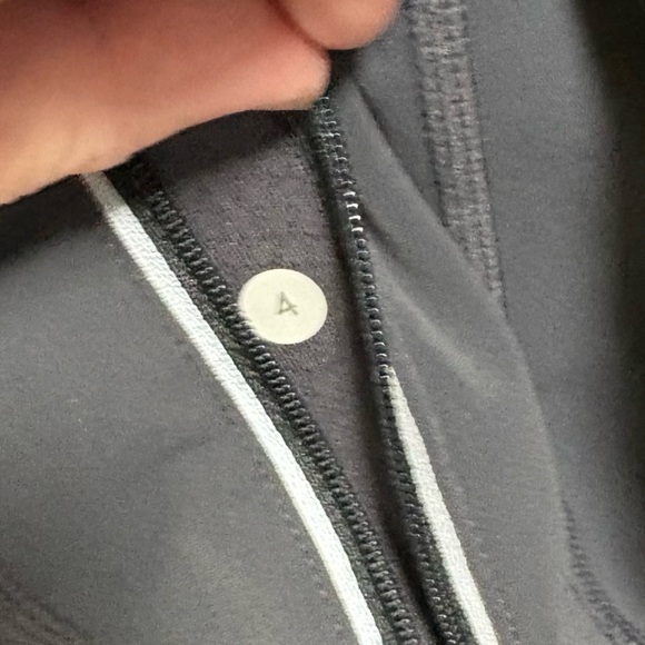 Lululemon Pullover - Picture 4 of 5